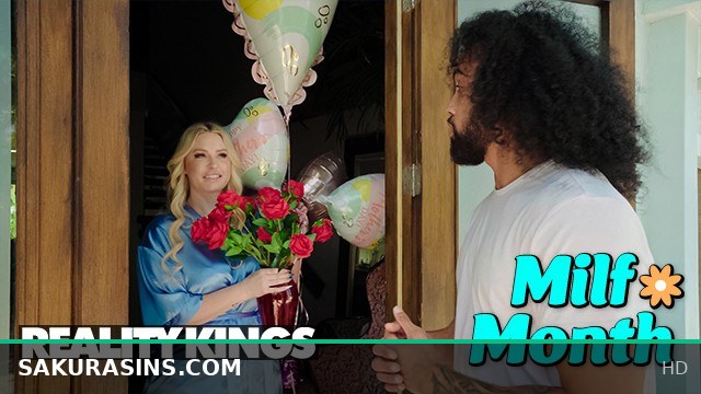 REALITY KINGS - Blonde MILF Jenna Starr Just Wants A Big Hard Dick To Ride For Mother's Day