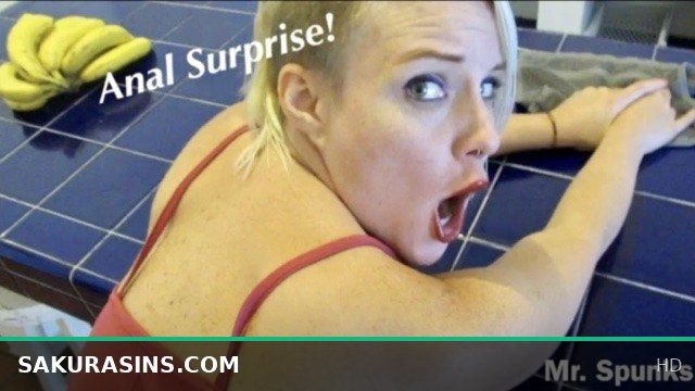 Caught Off Guard: Anal Surprise While She Cleans the Kitchen and I Fuck Her Ass